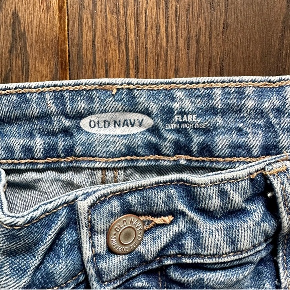 Old Navy • Extra High Rise Flare • 10P - Picture 5 of 8